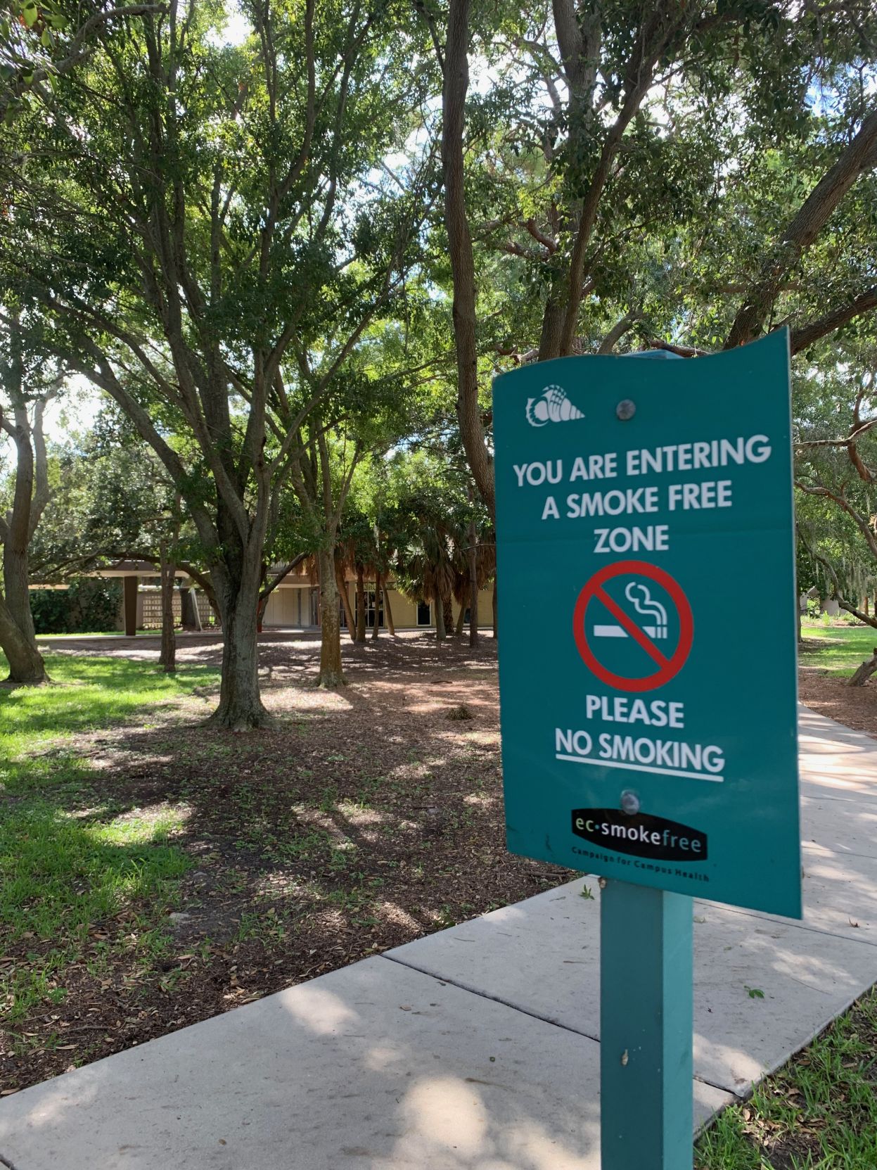 EC Smoke Free Sign